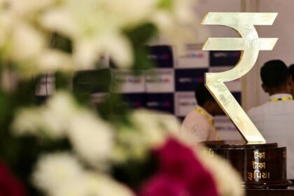 Rupee falls to 86.57 to 14 paise against US dollar in early trade