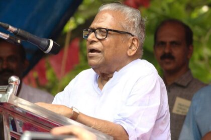 Kerala Ex-CM, Marxist stubborns and "comrades with anti-political parties' thinking." Many faces of Achuthanandan
