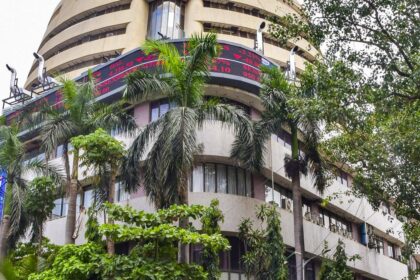 Sensex jumps nearly 540 points to purchases at Bluechip Banks and Oil Shares