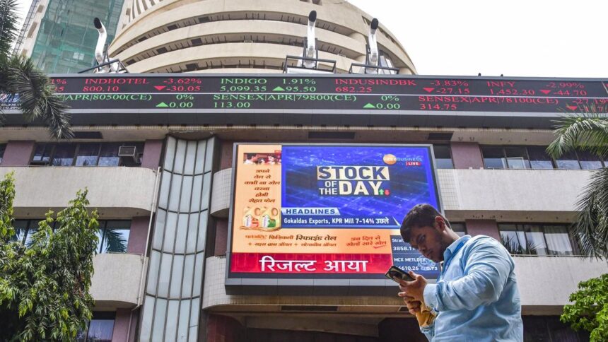 The stock market will be on the second day. Sensex Tank 721 Points