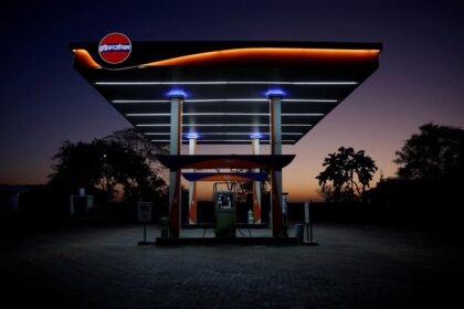 India continues to buy Russian oil, government sources tell NYT