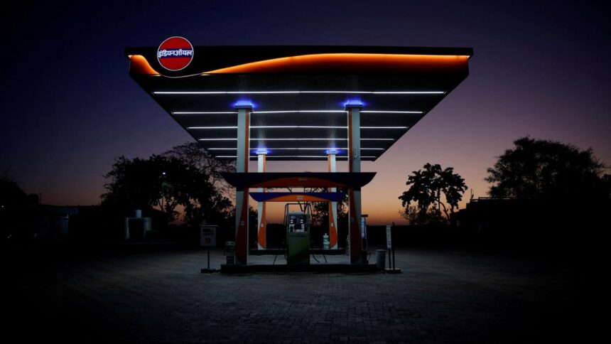 India continues to buy Russian oil, government sources tell NYT