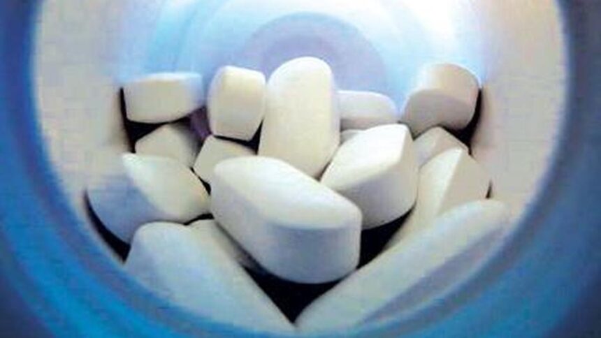 Iron nanoparticles help treat contaminated water - our team of scientists created them from expired supplements