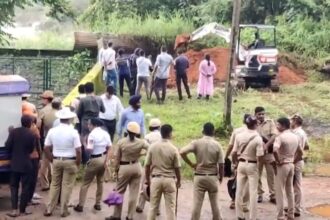 Dharmashala Probe, Siddaramaiah, stagnant due to DNA testing, gets caught up in a crossfire between his cabinet and Oppn