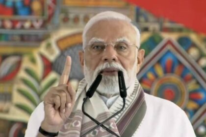 From the Bihar stage, Modi supports the bill and allows the removal of PM, CMS. "Why should the government run from prison?"