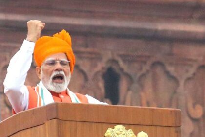 Linguistics politics: PM's I-Day linguistic unification push in the line surrounding three language policies