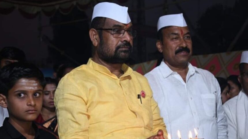 Sadashiv Khot (left) considers Maharashtra Chief Minister Devendra Fadnavis as his political guru but also emphasises that farmer leader Sharad Joshi is his agricultural guru.