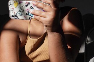 US regulators probe AI chatbots more than child safety concerns