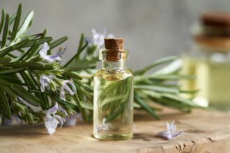 Rosemary Oil for Hair Growth: Top 6 Picks to Reduce Hair