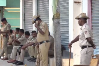 Political interests in Mandya in Karnataka boiled at the time of boiling after collisions during Ganesha's procession.