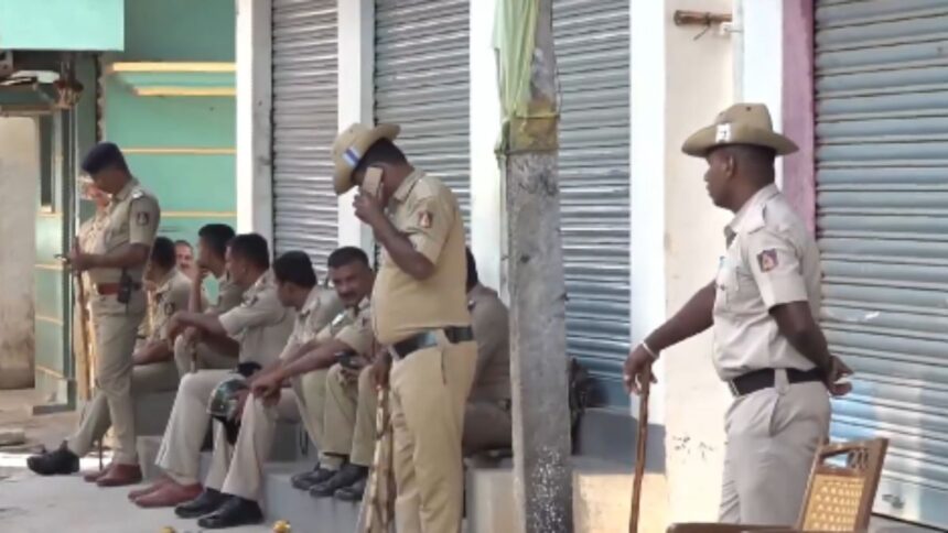 Political interests in Mandya in Karnataka boiled at the time of boiling after collisions during Ganesha's procession.