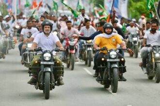 What is behind the parliament that resists declaring Tejashwiyadav as the face of the opposition's commercial in Bihar