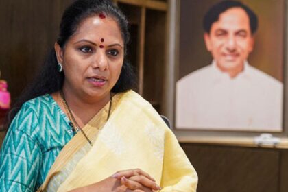 A few hours after the pause, the storm exit from BRS in Kavitha, paying attention to his father and brother