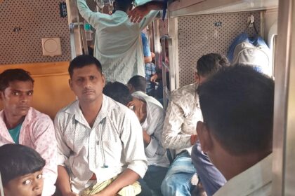 Bihar Assembly elections, Bihar Assembly polls, Amrit Bharat Express, Chhath Puja, train full of migrants going home for Chhath Puja, train of migrants going home for Chhath Puja, Indian express news, current affairs