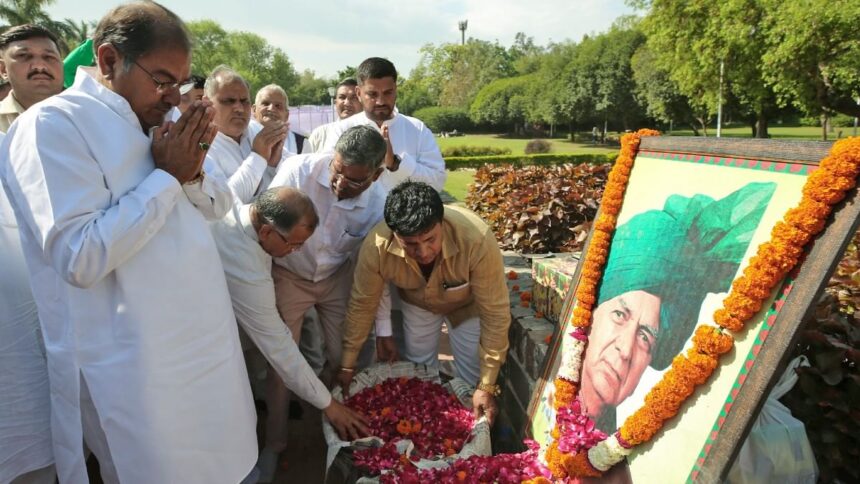 The Deviral family, divided into olive branches. Asking for an apology, Abhay Chautala asks, "Why are you joining IND now?"
