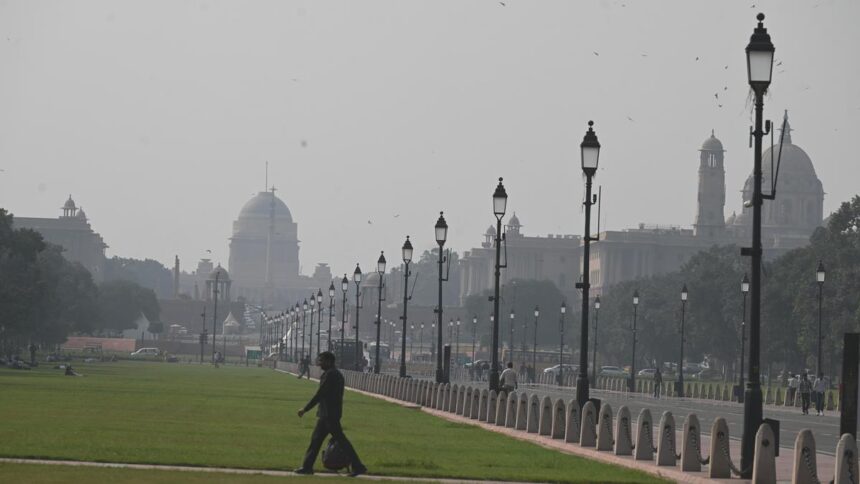 Delhi's AQI improved slightly. Minimum temperature 16.9℃