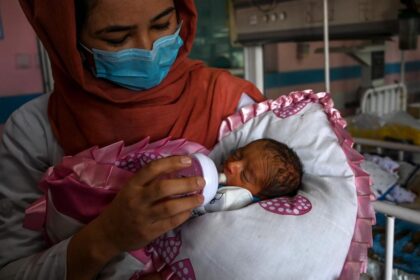 What should and should not be fed to babies? Experts bust the myths