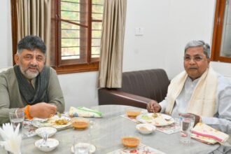 Temporary truce? Siddaramaiah and Shivakumar vow to follow orders of Congress high command