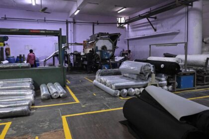 Labor experts welcome labor law but urge government to address potential problems