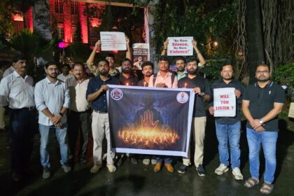 Doctors in Maharashtra stage protest demanding speedy investigation into Paltan suicide