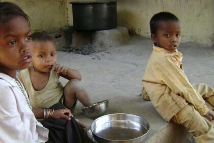 Why are there so many infant deaths in the tribal-dominated Melghat region of Maharashtra?