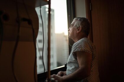 Among the six signs of late-stage dementia risk: low self-confidence and inability to cope with problems: study