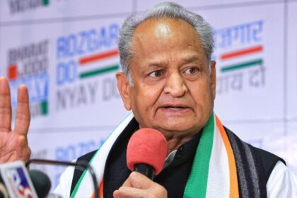 He accused the Centre and Union Minister Bhupender Yadav of misleading people and warned that large-scale mining could devastate the environment and push the desert towards Delhi.