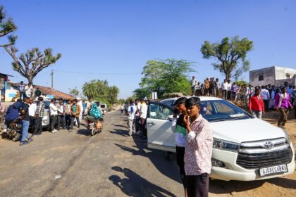 Gujarat government, tribal protest, Danta taluka, Banaskanta district, AC Bharat Sarkar Sangathan, Padaliya village,