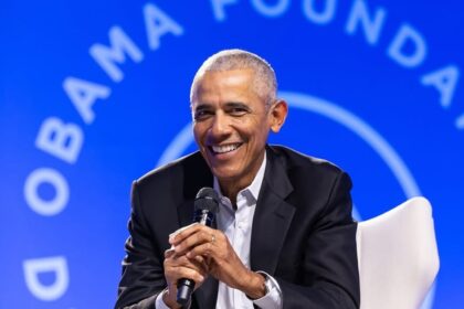 How does Obama stay informed about current news?