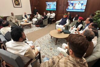 Priyanka Gandhi Vadra, Priyanka Gandhi, Narendra Modi, Priyanka Gandhi Narendra Modi Speaker's tea, Winter Session of Parliament, blue turmeric, Om Birla, Indian express news, current affairs