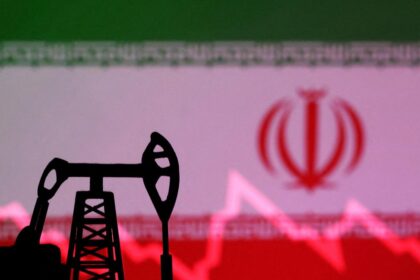 Oil prices drop 3% due to President Trump's comments on Iran