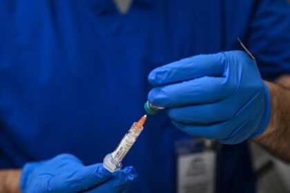 Study finds that shingles vaccine may also slow biological aging in older people