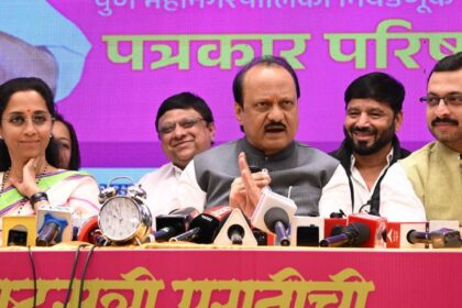 The BJP and the Shiv Sena are locked in an open turf war during Maharashtra’s civic poll campaign, despite being Mahayuti partners at the state level. (Express Photo by Pavan Khengre)