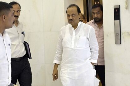 The episode underlines growing tensions as parties jostle for turf ahead of key municipal elections in Maharashtra.