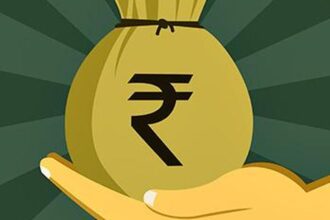 Rupee falls to new low of 91.7 ₹91.7 to dollar