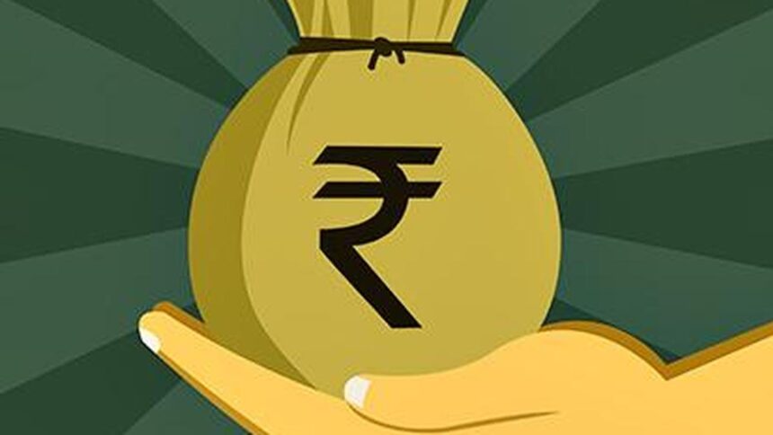 Rupee falls to new low of 91.7 ₹91.7 to dollar