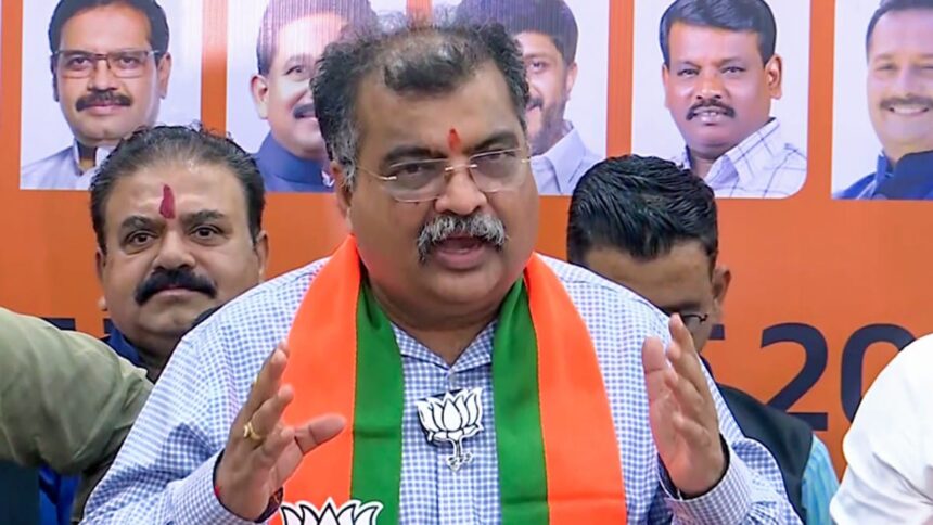 Maharashtra state Bharatiya Janata Party chief apologizes to former CM Deshmukh's sons over 'memory will be erased' comment