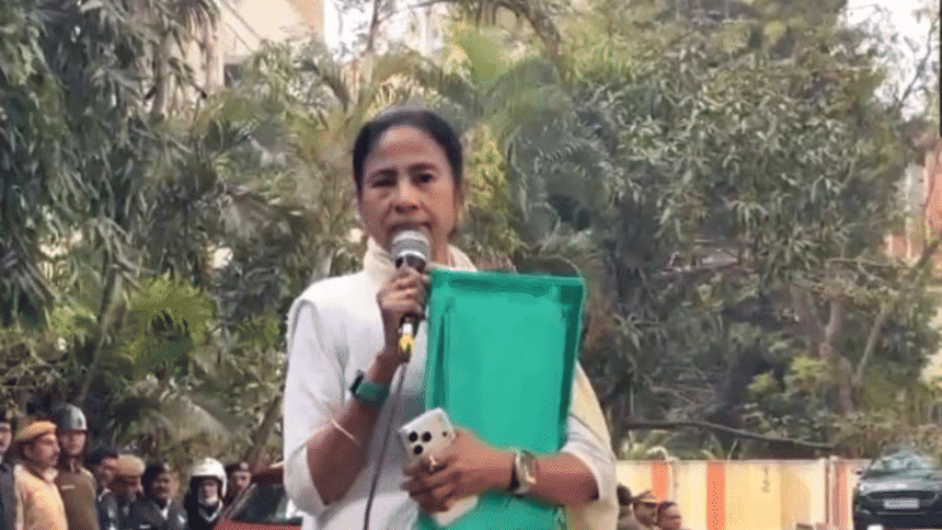 Mamata rushes to the I-PAC chief's house during the ED raid and cries for revenge. Agency: “Evidence was taken away”