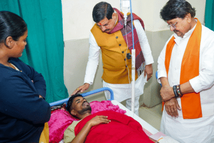 A rift appears in the Congress party, the BJP, over Indore's death. Uma Bharti takes to the front lines and calls pollution 'Maha Paap'