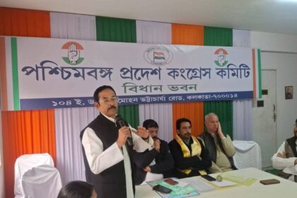 He aspires to fight alone, but is thwarted by confusion among his senior commanders. Congress struggles in poll-bound Bengal