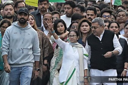 TMC chief mamata banerjee protest