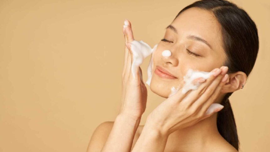 5 lifestyle habits that quietly speed up skin aging