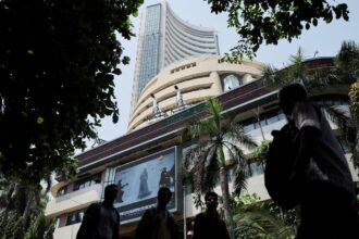 Stock market ended slightly higher as market conditions deteriorated due to significant selling in IT counters