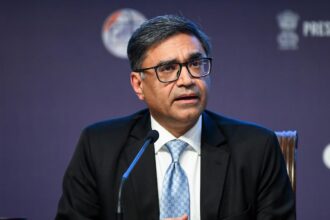 Foreign Minister Mithri does not refute President Trump's claims, but says ``national interest'' is the guiding principle for oil imports