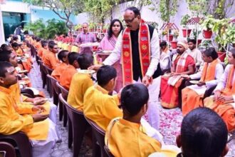 After calling police action against seer ‘maha paap’, Dy CM Pathak honours Batuk Brahmins