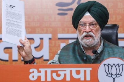 ``Meeted with Mr. Epstein three to four times as part of the delegation'' - Hardeep Puri after Mr. Rahul raised the issue in Congress