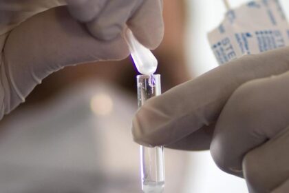 Spain warns WHO that swine flu virus may have spread to humans