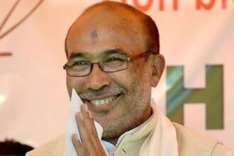 With 2027 polls in sight, he hopes political promises and factional strength will fuel a return to prominence.