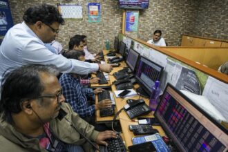 Stock markets rise on early trade tracking gains in Asian countries