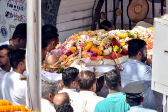 Businessman Vijaypat Singhania's last rites in Mumbai